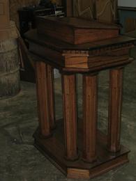 oak small column pulpit